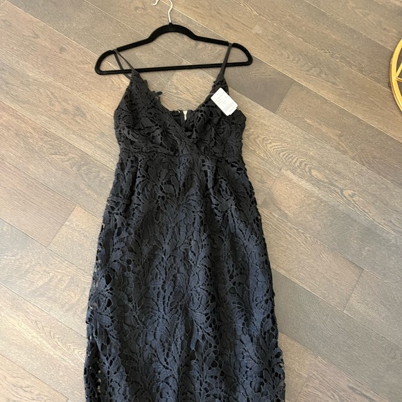 Lock & Key Lace Dress - Picture 12 of 15